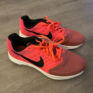 EUC Nike Downshifter women size 8 Running Shoes